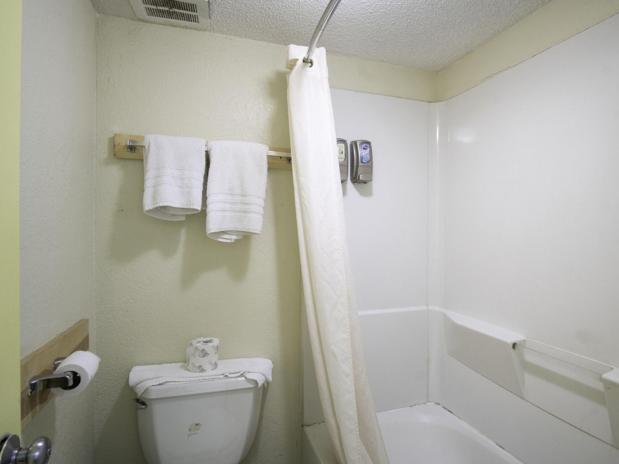 Oyo Hotel Hutchinson West 4Th Ave المظهر الخارجي الصورة