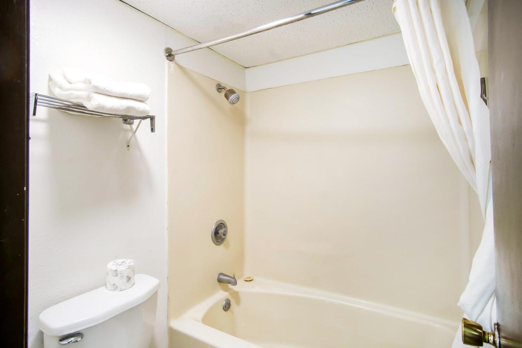 Oyo Hotel Hutchinson West 4Th Ave المظهر الخارجي الصورة