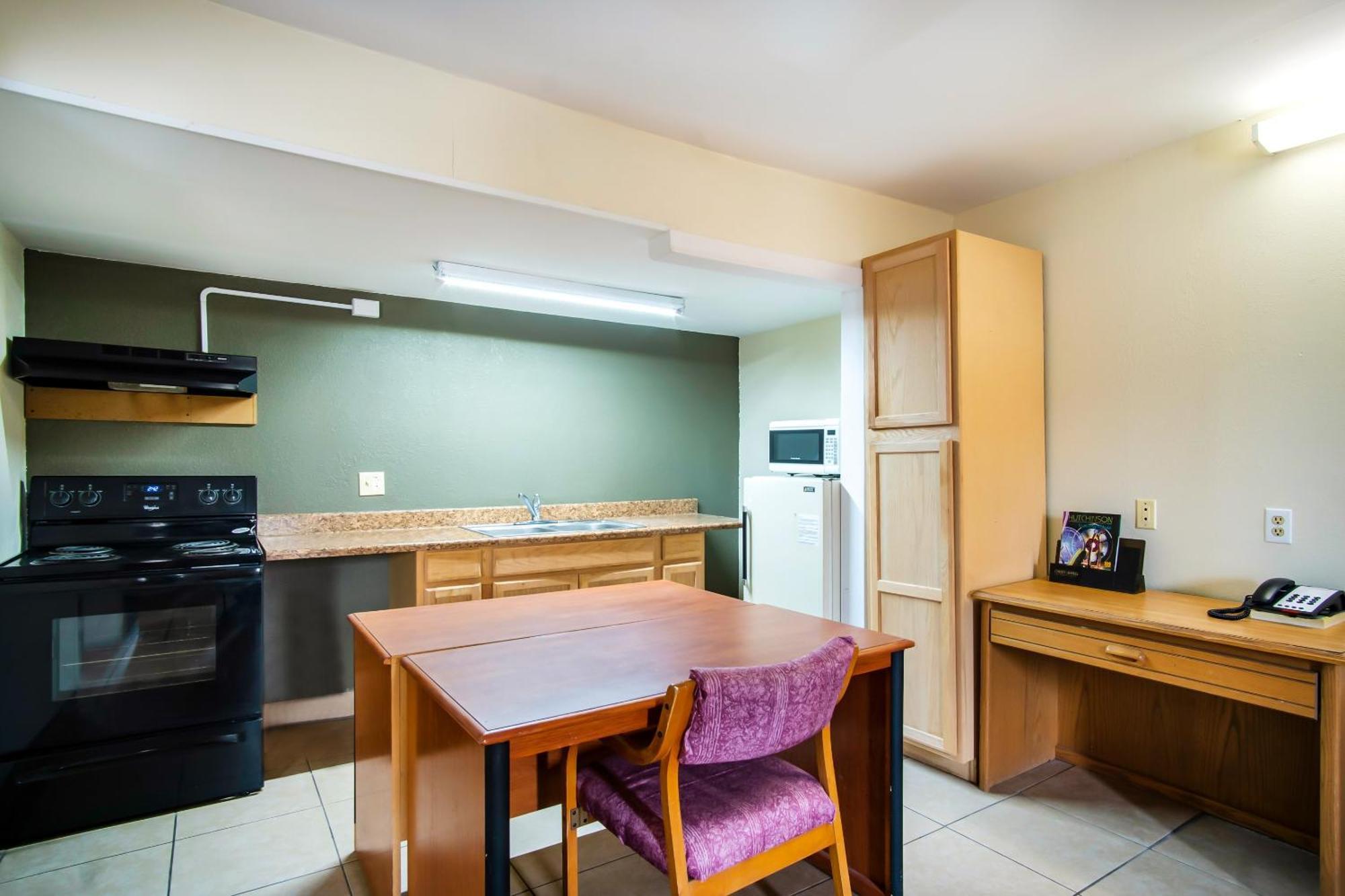 Oyo Hotel Hutchinson West 4Th Ave المظهر الخارجي الصورة