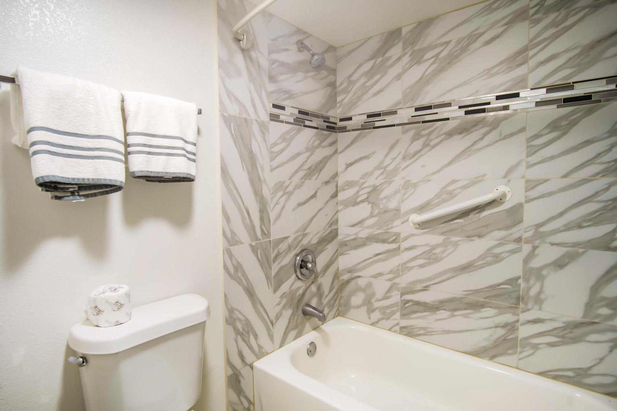 Oyo Hotel Hutchinson West 4Th Ave المظهر الخارجي الصورة